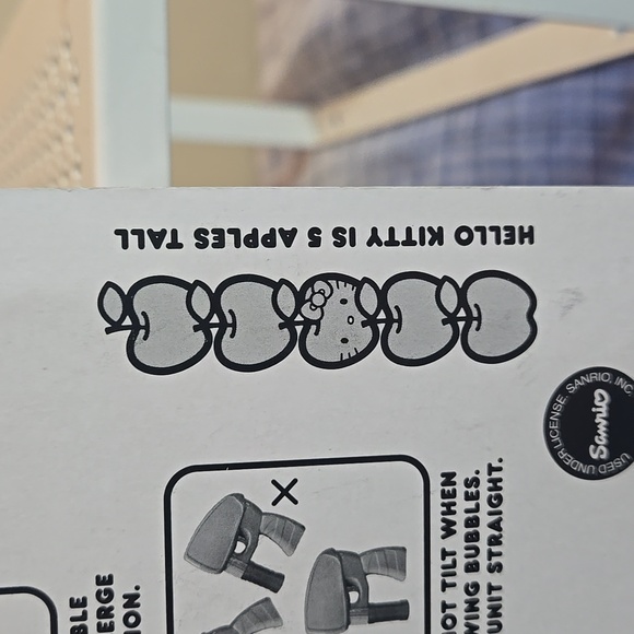 Hello Kitty Pink Bubble Blaster - Picture 7 of 9